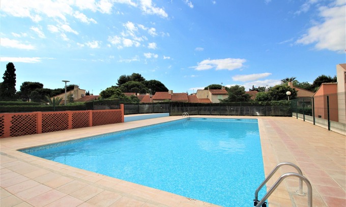 Les Arenes House | Maisonette T2 et parking dans résidence avec piscine