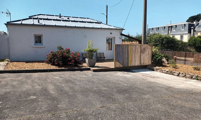 Plougasnou House | Maisonnette à 400 m de la Plage, Idéale Pour des Vacances Seul ou à Deux