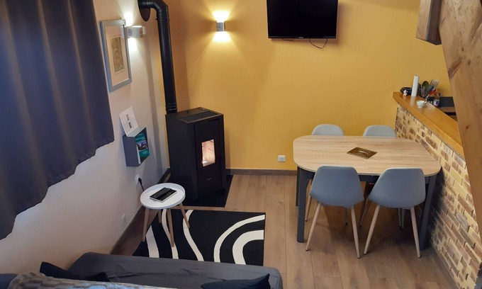 Foncine-le-Bas House | Maisonnette au Calme Avec Terrasse Individuelle
