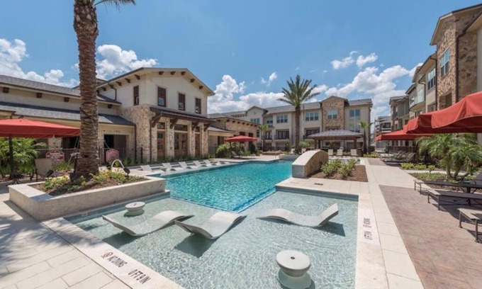 Memorial House | Majestic 3 story townhome w/ Pool/Garage/King bed