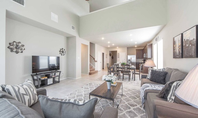 Sienna Plantation House | Majestic Arbor Trail Retreat: A Cozy Castle Experience Awaits You Today! #41144