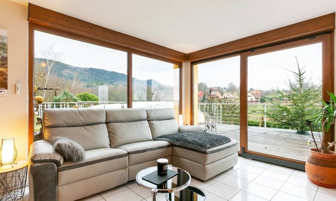Neubois House | Majestic Holiday Home in Neubois with Private Pool
