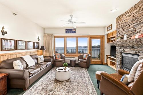 Two Harbors Apartment | Majestic Lake Views King Suite, 2 Queen Beds and Heated Pools