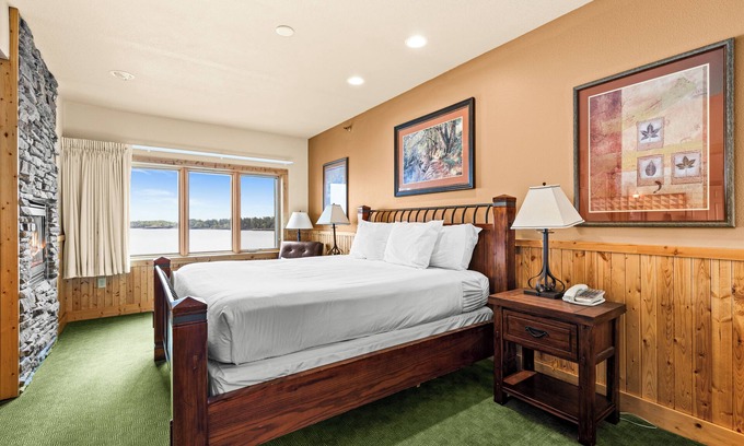 Two Harbors Apartment | Majestic Lake Views | 1BR w/King Suite | Pools