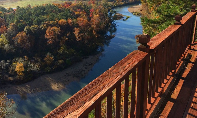 Kansas Cabin | Majestic Lodge In Flint Ridge Resort Overlooking The Illinois River