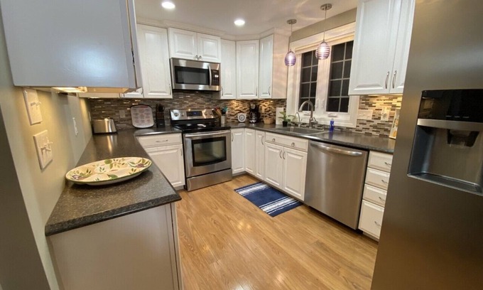 Plantsville House | Majestic Luxury! Stunning Home Away from Home - Short or Long Term Rental