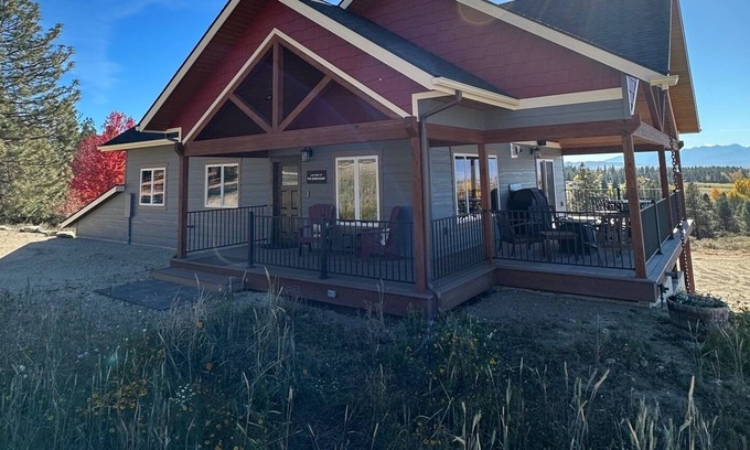 Corvallis House | Majestic Montana! Brand new custom home with authentic touches of the Old West.