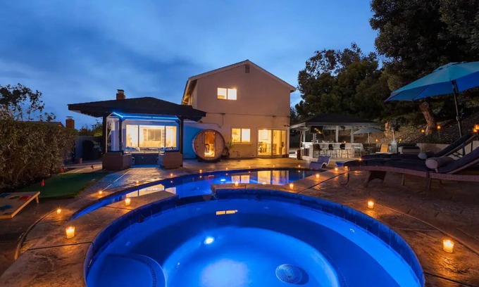 Clairemont Mesa West House | Majestic Pool and Spa Villa