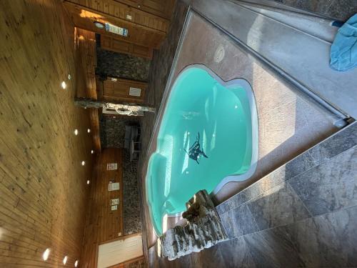 Gatlinburg - Pigeon Forge House | Majestic Springs Lodge Cabin