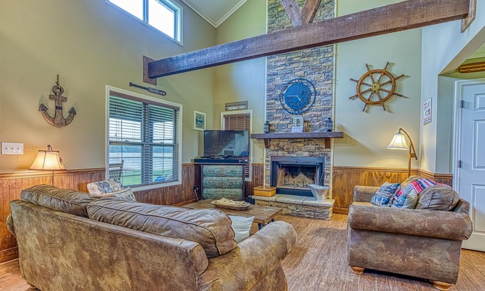Town Creek Cabin | Majestic Sunset Lake House on Wilson Lake