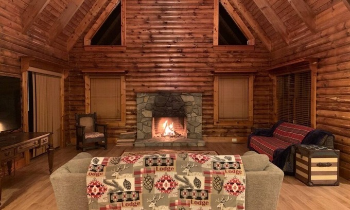 Pinetown Cabin | Majestic Tranquil 3-bedroom cabin for a relaxing getaway