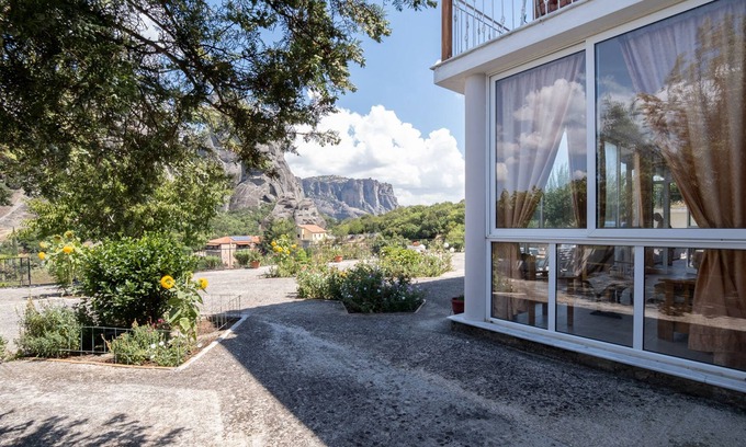 Kalambaka House | Majestic view Home just under Meteora Unesco Site