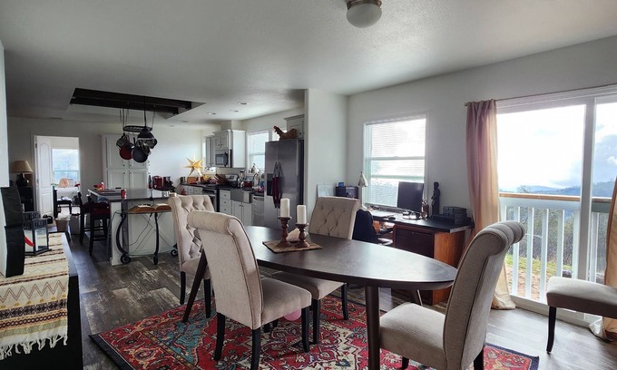 Mariposa House | Majestic View