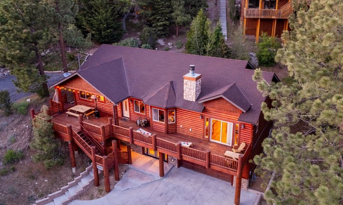 Upper Moonridge House | Majestic Views - Game room. Stunning Views. 2 car garage.EV Charger .