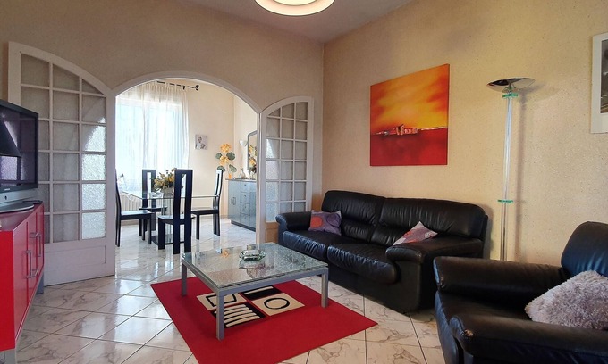Homps Villa | Majestic Villa in Homps with Private Pool