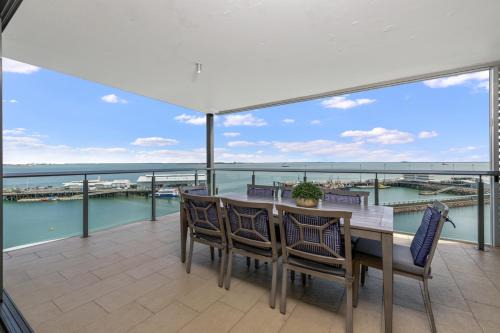 Darwin City Centre Apartment | Majestic Waterfront Lagoon with Harbour Views & Cafes