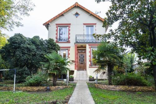 Noisy-le-Grand House | Majestueuse Résidence à 20 Minutes de Paris