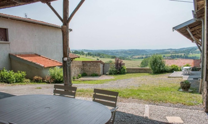 Villecheneve House | Majoa - Villecheneve