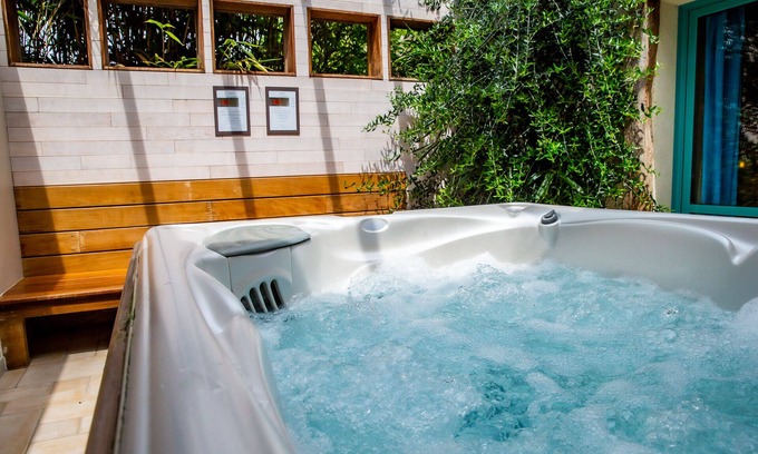 Saint-Wambert-des-Trois-Vallees House | Majorelle" 2 or 3 person house -Private Jacuzzi + SPA and Pool access