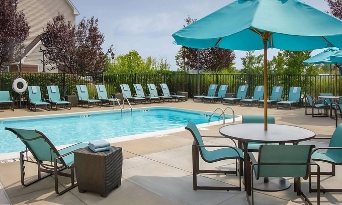 Charleston House | Make Your Trip More Enjoyable! w/Pool, Near Capitol Complex Monument Park