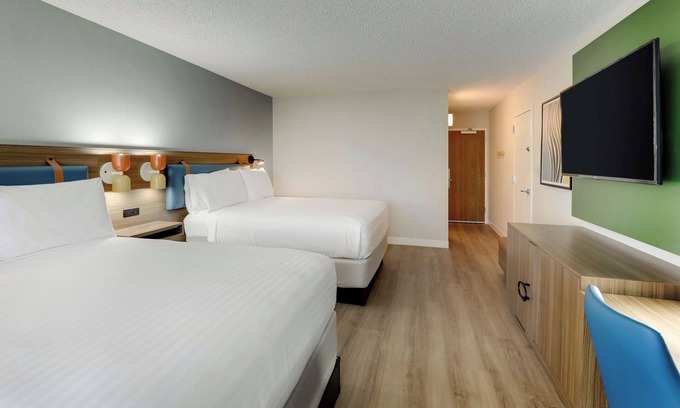 Mayo Clinic Hotel | Make Your Trip More Enjoyable! Near Desert Vista Dog Park, Pets are Allowed