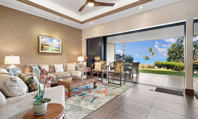 Wailea Condo | Makena Surf C-107 Ocean Views High-end Mattresses Gourmet Kitchen Local Art