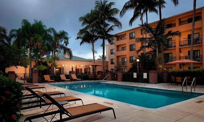Miami Lakes Hotel | Making The Best Memories Along The Way! with Pool, Near Lake Stevens Park!