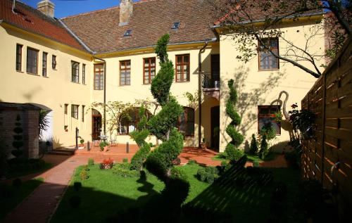 Osijek Bed & Breakfast | Maksimilian Osijek