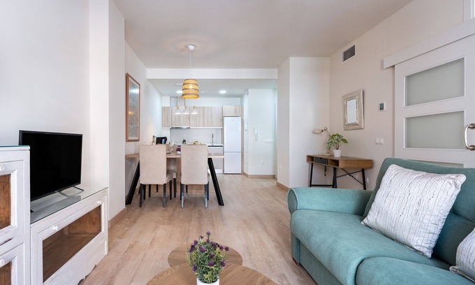 Bailen-Miraflores Apartment | MalagaSuite Comfortable Home 2