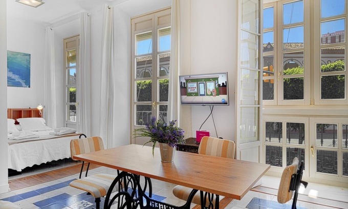 Campos Eliseos Apartment | Malagueta - Reding Studio