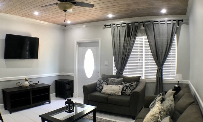 Triana Shores Apartment | Malda House