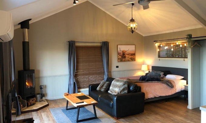 Curramore Cabin | Maleny Luxury Cottages