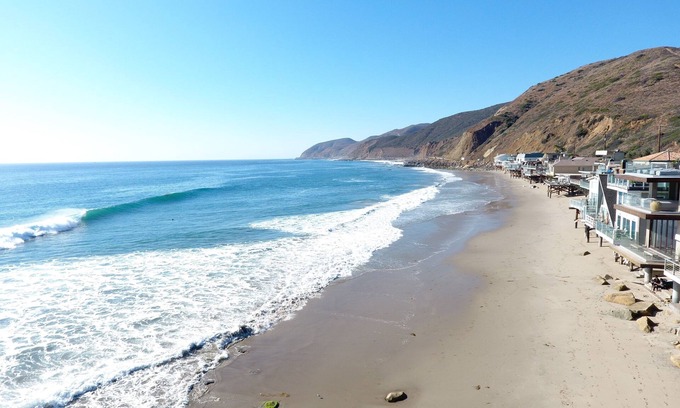 Malibu House | Malibu Beachfront Jewel Box On Private Sandy Beach. Memorial Day Special!