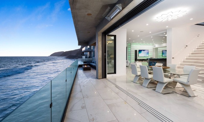 Malibu Villa | Malibu Beachfront Luxury Escape - Rooftop Dining!