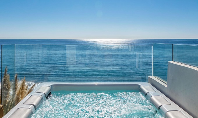 Western Malibu House | Malibu Luxury Private Modern Oceanfront Beach House
