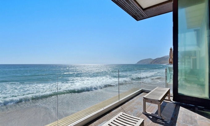Malibu House | Malibu Modern Beach House - Rooftop Deck - On a Private Sandy Beach!