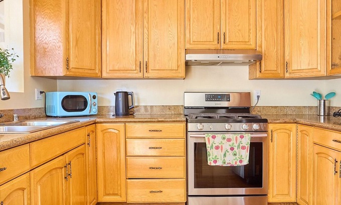 Malibu Apartment | Malibu Nature Retreat - Stylish 2BR Minutes from the Beach