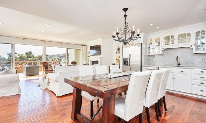Eastern Malibu House | Malibu Retreat In the heart of Malibu