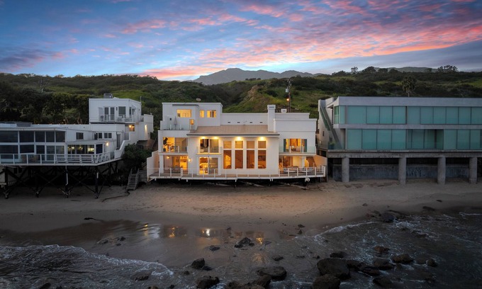 Eastern Malibu House | Malibu Shores Retreat Ocean Views Gym Fireplace