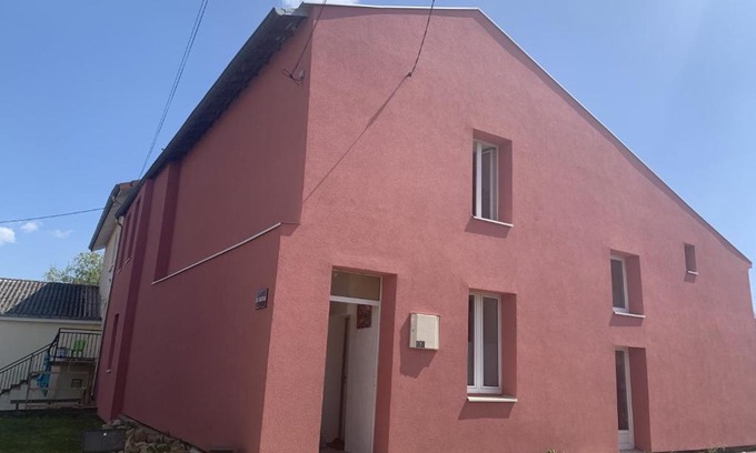 Norroy-le-Sec Apartment | Malika B