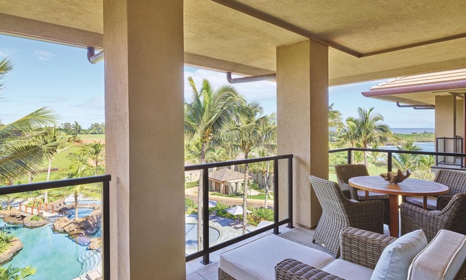 Foster Village Condo | Maliula 3-Bdrm Signature,Penthouse-style,Access to Rooftop Terrace