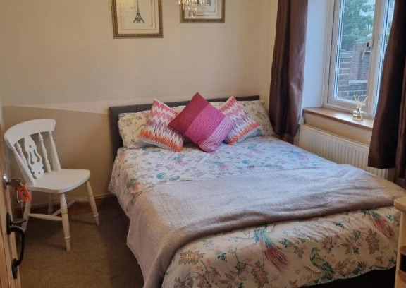 Larkfield House | Mallard Cottage Guest House