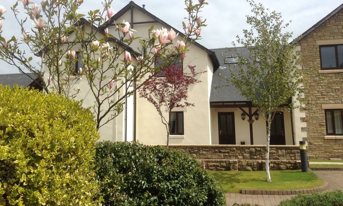 Penrith House | Mallard Cottage in Whitbarrow holiday village,Berrier.Pool etc,overlooking Fells