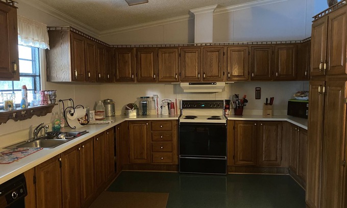 Hillsboro House | Mallard Creek Getaway