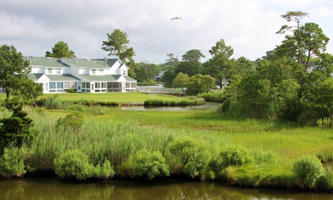 Selbyville House | Mallard Lakes Home Overlooking the Water w/Shared Pool, Free WiFi, W/D