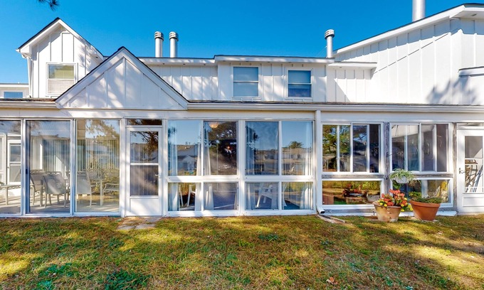 Selbyville House | Mallard Lakes Home w/Shared Pool, Free WiFi, Private Washer/Dryer