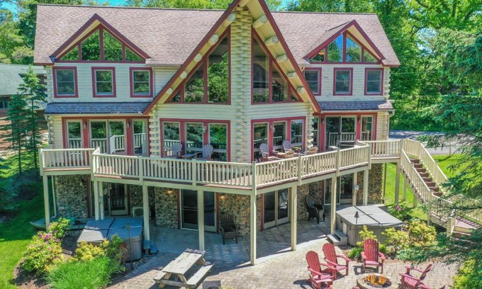 McHenry House | Mallard Landing