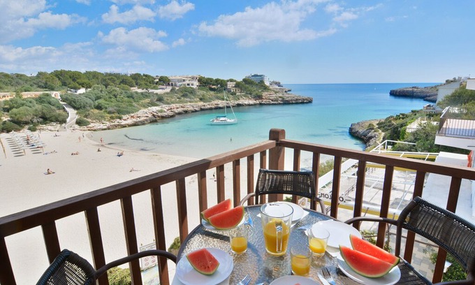 Cala Marcal Apartment | Mallorca front line apartment with terrace