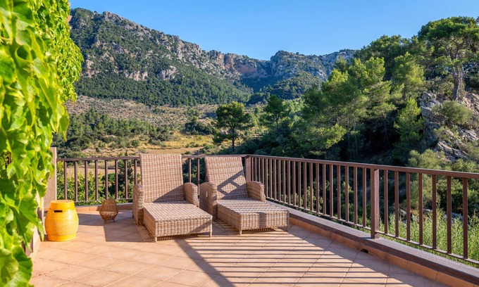 Orient House | Mallorcan dream house with mountain views, private terrace and Wifi