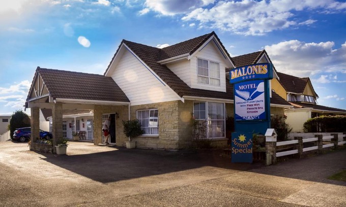 Fenton Street Hotel | Malones Spa Motel